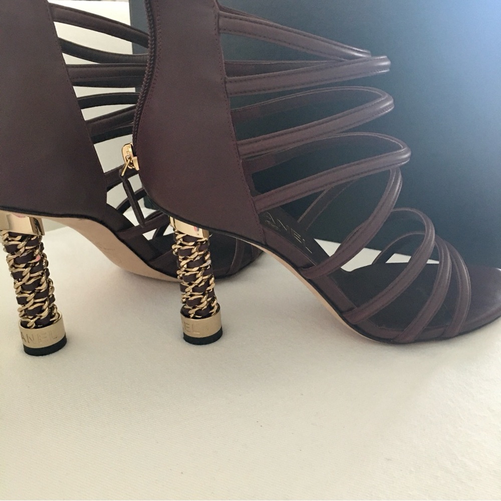 CHANEL sandals with chain link heel.  Size 8 - Picture 8 of 12